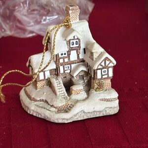 David Winter Cottages Christmas Ornament; “Ebenezer Scrooges Counting House”
